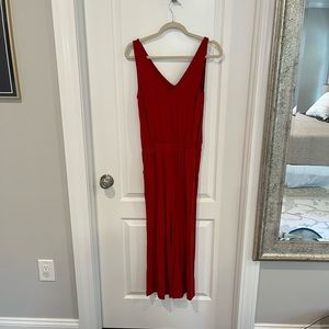 Boutique red cropped jumpsuit in jersey material and WITH POCKETS!